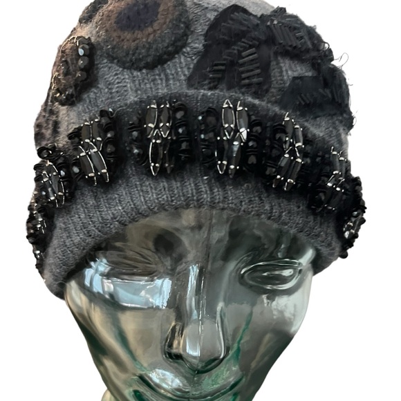 stunning beanie hat with and bordered beaded have h - Picture 7 of 8